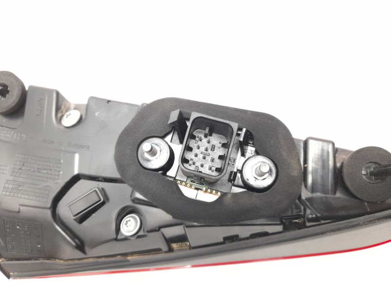 Recambio de piloto trasero derecho interior para mercedes-benz clase c (w206) c 200 d (206.003) referencia OEM IAM A2069064000  