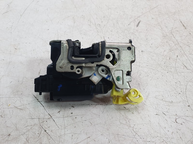 Recambio de cerradura puerta trasera izquierda para dacia duster (hs_) 1.2 tce 125 referencia OEM IAM 825031439R  