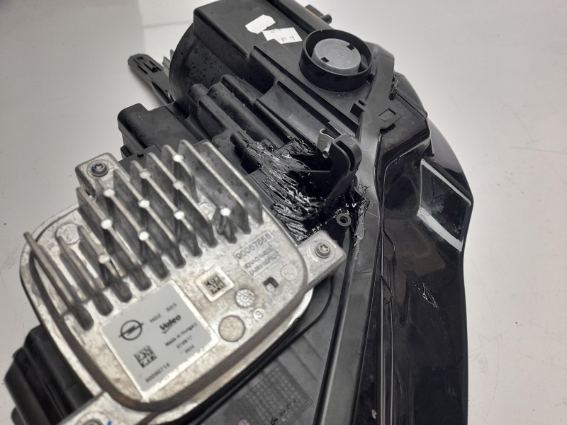 Recambio de faro derecho para opel crossland x excellence referencia OEM IAM 39153436  