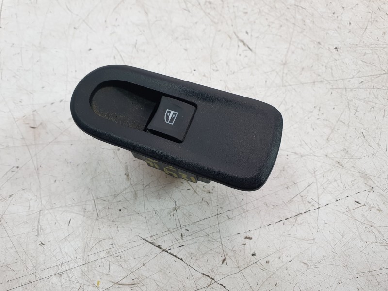Recambio de mando elevalunas trasero derecho para dacia duster (hs_) 1.2 tce 125 referencia OEM IAM 8200467835  