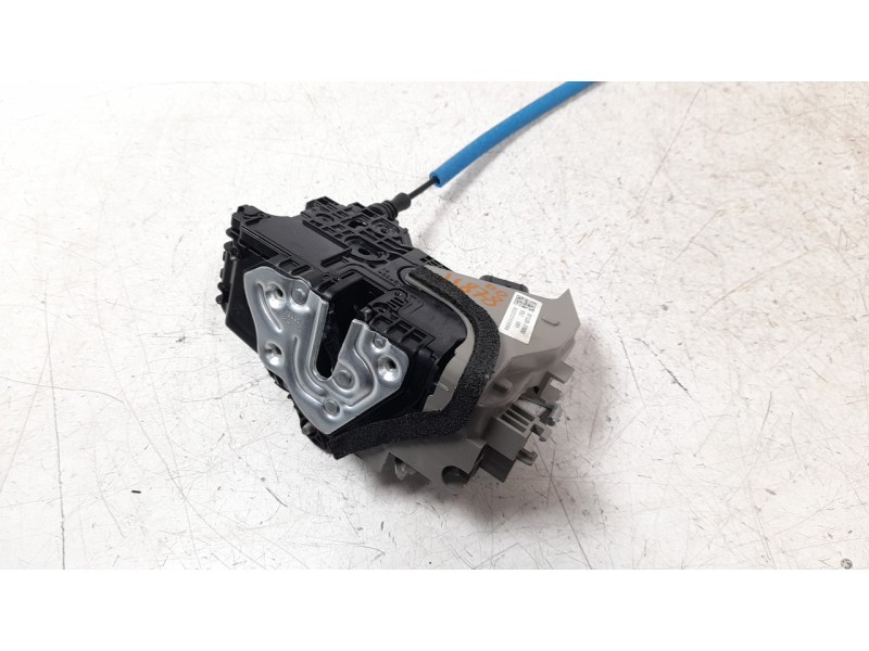 Recambio de cerradura puerta delantera derecha para kia xceed drive referencia OEM IAM 81320J7000  