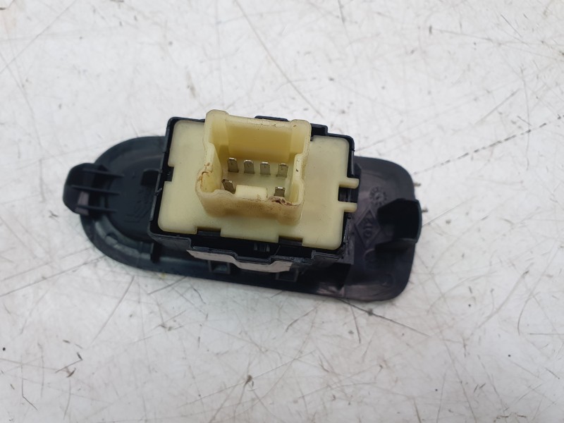 Recambio de mando elevalunas trasero derecho para dacia duster (hs_) 1.2 tce 125 referencia OEM IAM 8200467835  