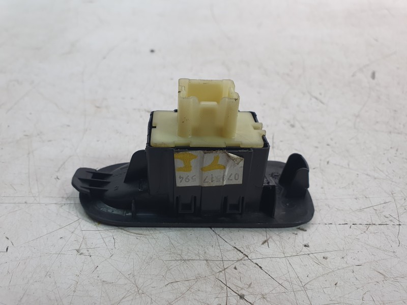 Recambio de mando elevalunas trasero izquierdo para dacia duster (hs_) 1.2 tce 125 referencia OEM IAM 8200467835  