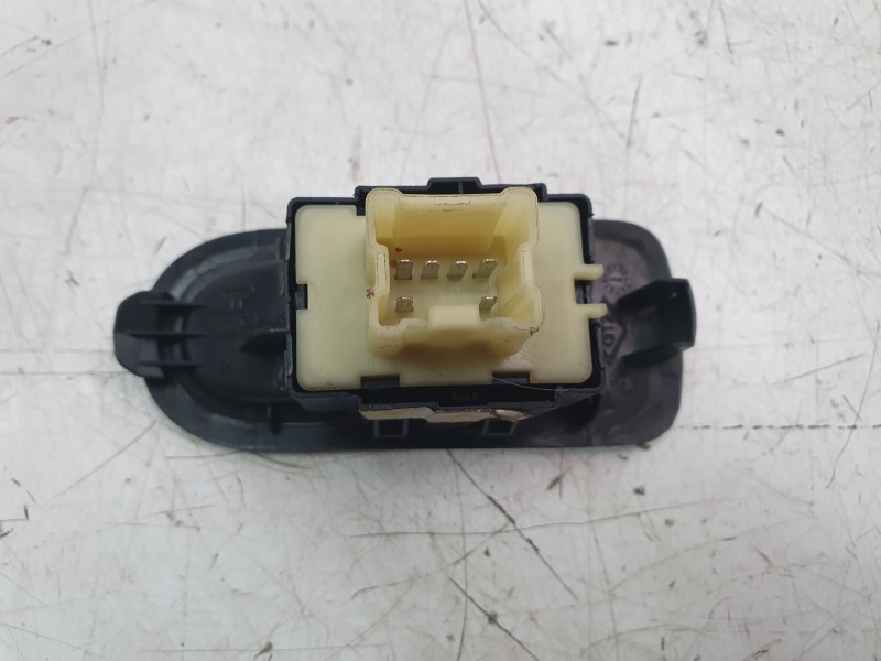 Recambio de mando elevalunas trasero izquierdo para dacia duster (hs_) 1.2 tce 125 referencia OEM IAM 8200467835  