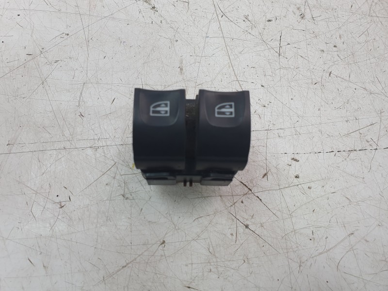 Recambio de mando elevalunas delantero izquierdo para dacia duster (hs_) 1.2 tce 125 referencia OEM IAM 254111342R  IAF540017HQ