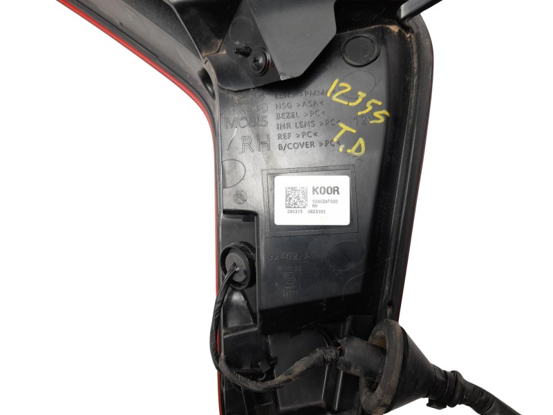 Recambio de piloto trasero derecho para kia niro ii (sg2) ev referencia OEM IAM 92402AT000  
