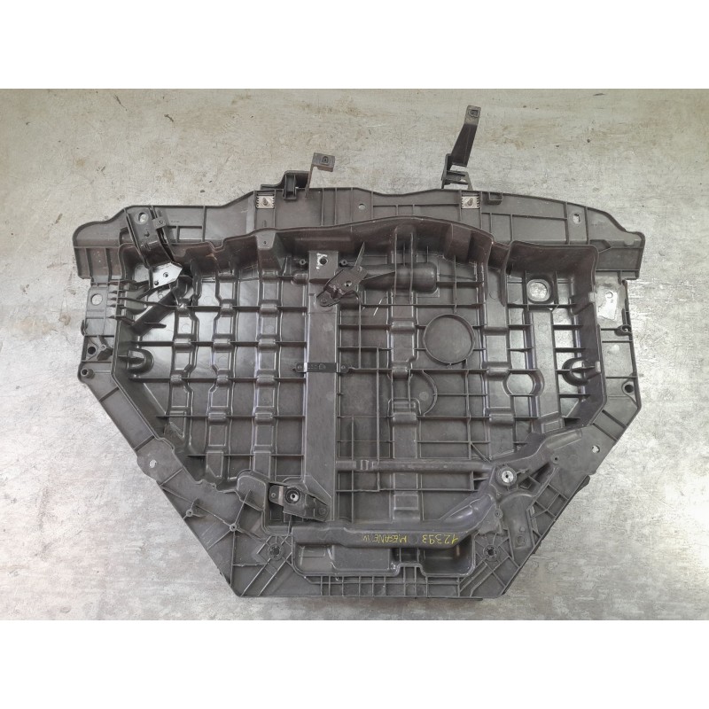 Recambio de cubrecarter para renault megane iv hatchback (b9a/m/n_) 1.5 blue dci 115 (b9a6) referencia OEM IAM   