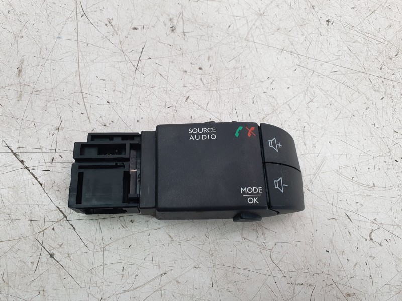 Recambio de mando volumen para dacia duster (hs_) 1.2 tce 125 referencia OEM IAM 255522187R  