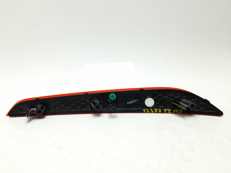 Recambio de piloto trasero izquierdo paragolpes para mg zs 1.5 hybrid+ referencia OEM IAM 11405653  