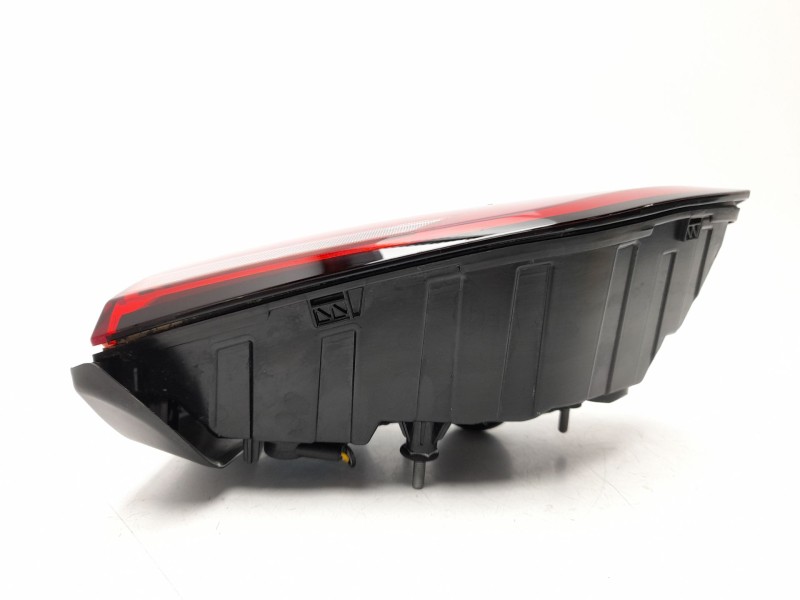 Recambio de piloto trasero izquierdo interior para mg zs suv (azs1) 1.5 vti referencia OEM IAM 10571683  