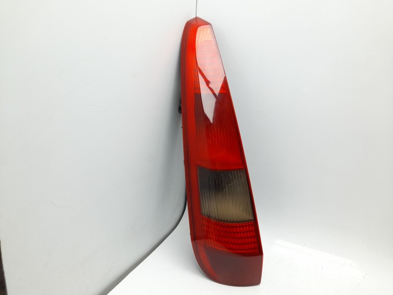 Recambio de piloto trasero izquierdo para ford fiesta v (jh_, jd_) 1.4 tdci referencia OEM IAM 1324578  103F10310771/16310633/40