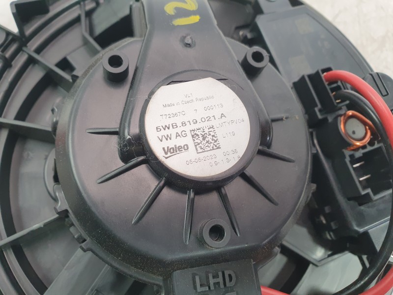 Recambio de ventilador calefaccion para volkswagen touran (5t1) 2.0 tdi referencia OEM IAM 5WB819021A  