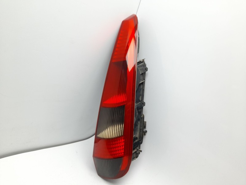 Recambio de piloto trasero derecho para ford fiesta v (jh_, jd_) 1.4 tdci referencia OEM IAM 1324563  103F10310770/16310634/4020