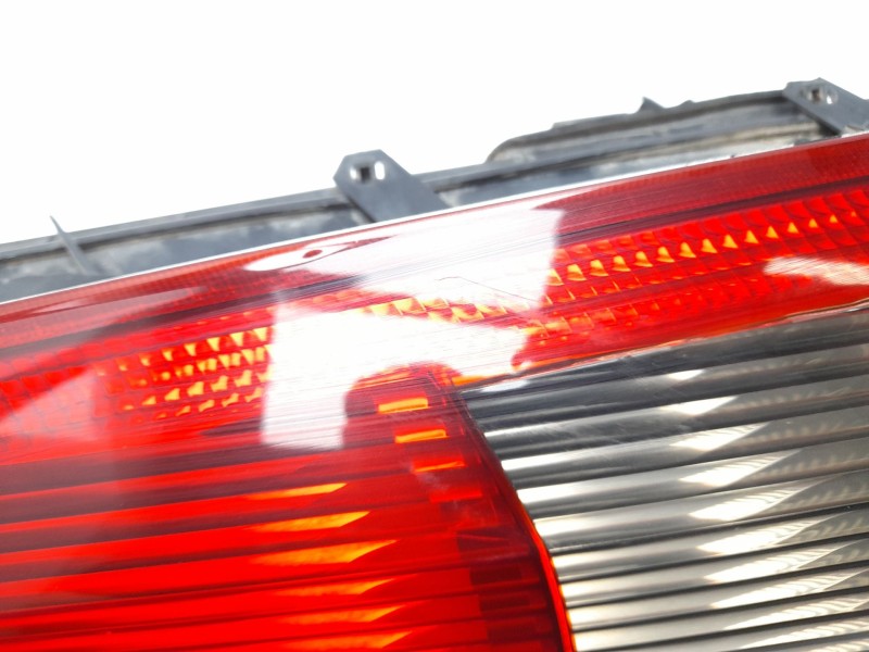 Recambio de piloto trasero derecho para ford fiesta v (jh_, jd_) 1.4 tdci referencia OEM IAM 1324563  103F10310770/16310634/4020