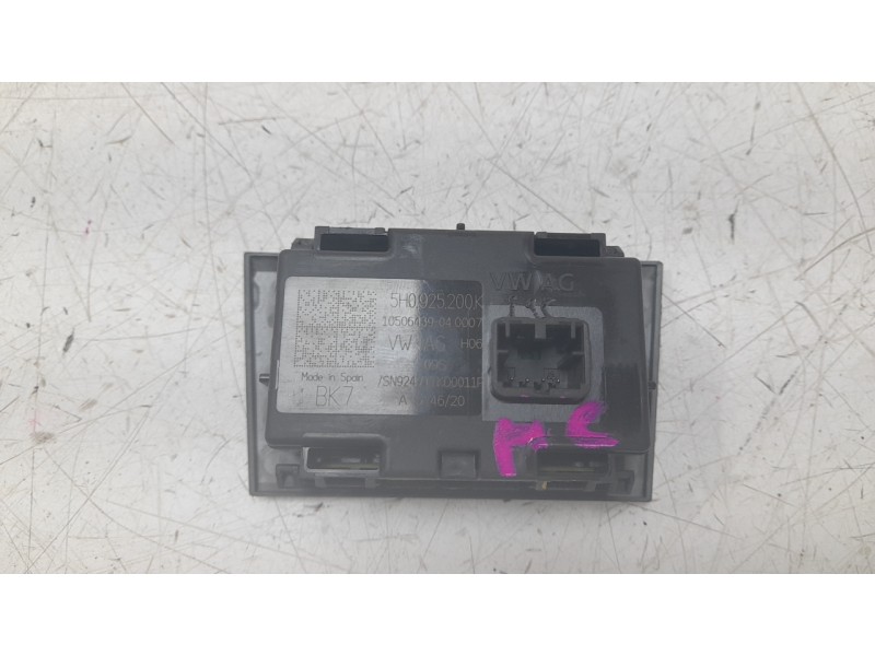 Recambio de warning para volkswagen golf viii (cd1, da1) 2.0 tdi referencia OEM IAM 5H0925200K  