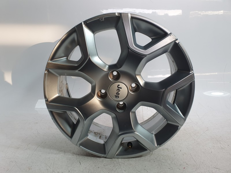 Recambio de llanta para jeep avenger referencia OEM IAM 52197382  