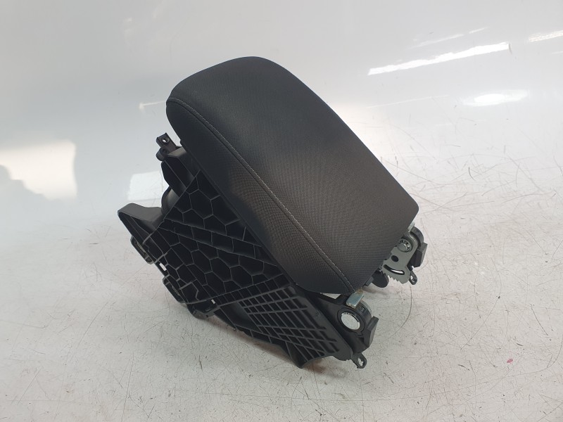 Recambio de apoyabrazos central para volkswagen touran (5t1) 2.0 tdi referencia OEM IAM 5TA864207B  