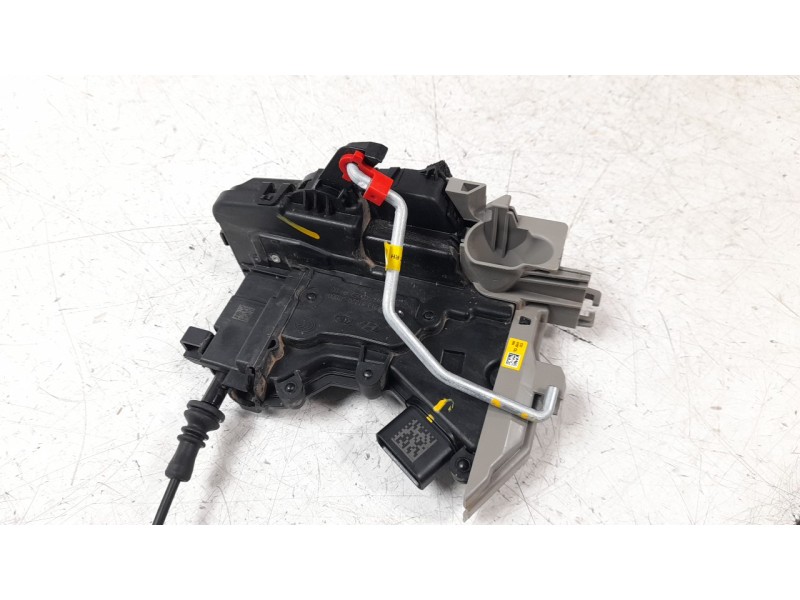 Recambio de cerradura puerta delantera derecha para kia xceed drive referencia OEM IAM 81320J7000  