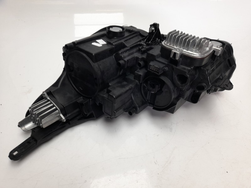 Recambio de faro derecho para opel crossland x excellence referencia OEM IAM 39153436  