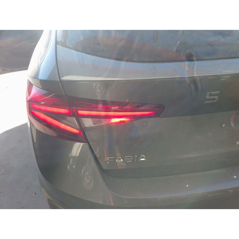 Recambio de piloto trasero izquierdo interior para skoda fabia iv (pj3) 1.0 mpi referencia OEM IAM   