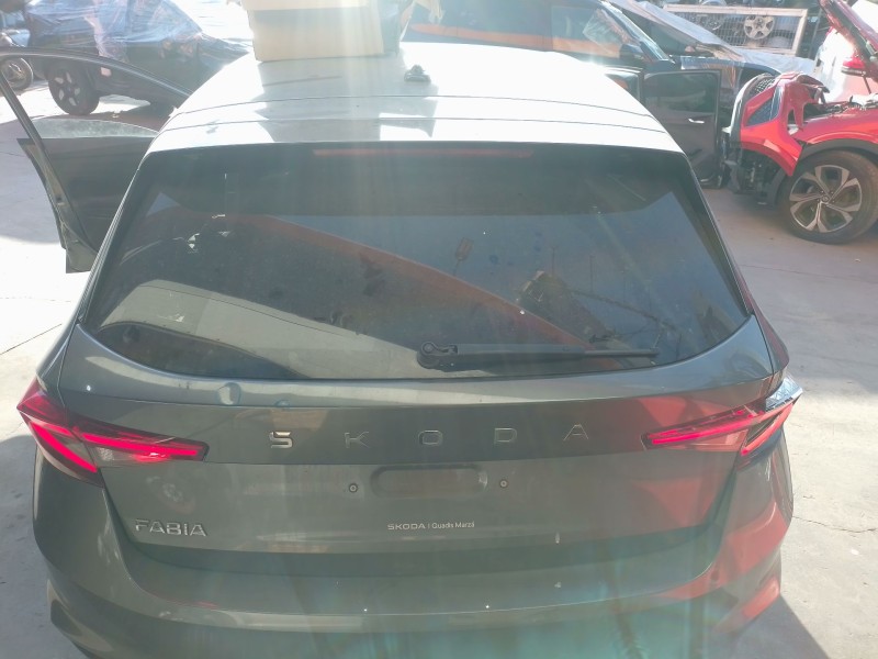 Recambio de porton trasero para skoda fabia iv (pj3) 1.0 mpi referencia OEM IAM   