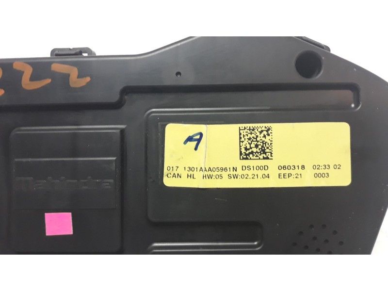 Recambio de cuadro instrumentos para mahindra kuv 100 2wd nxt referencia OEM IAM 1301AAA05961N  