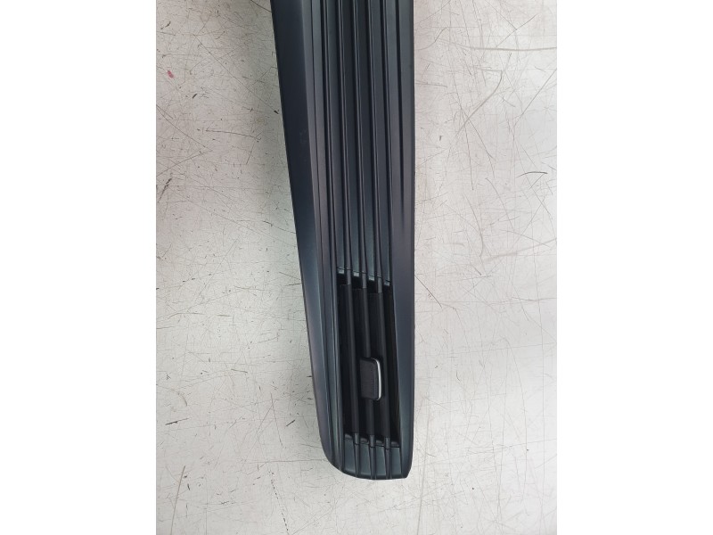 Recambio de aireador central para hyundai i20 iii (bc3, bi3) 1.0 t-gdi referencia OEM IAM 84795Q0000  