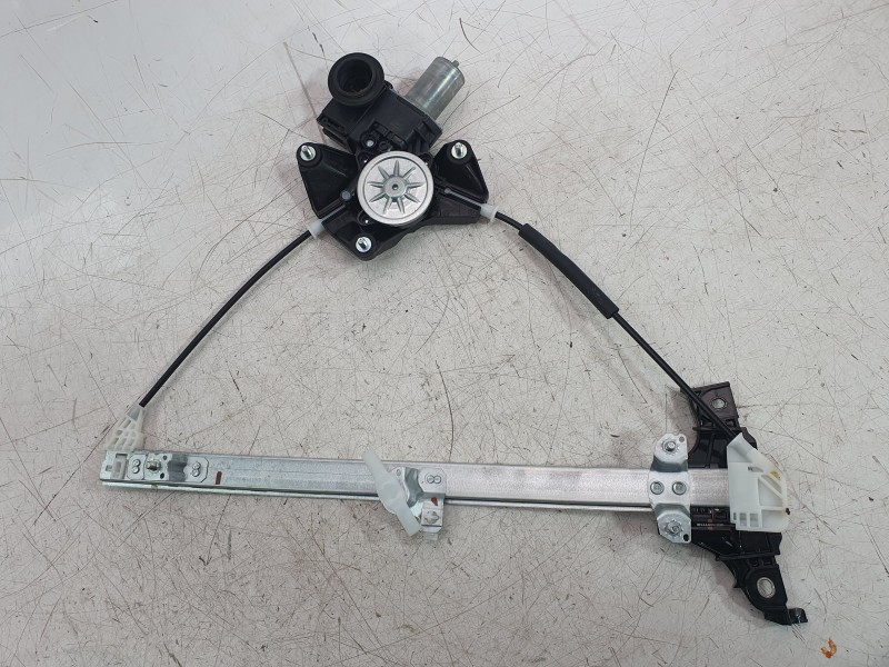 Recambio de elevalunas trasero derecho para toyota yaris (_p21_, _pa1_, _ph1_) 1.5 hybrid (mxph10) referencia OEM IAM 69830K0010