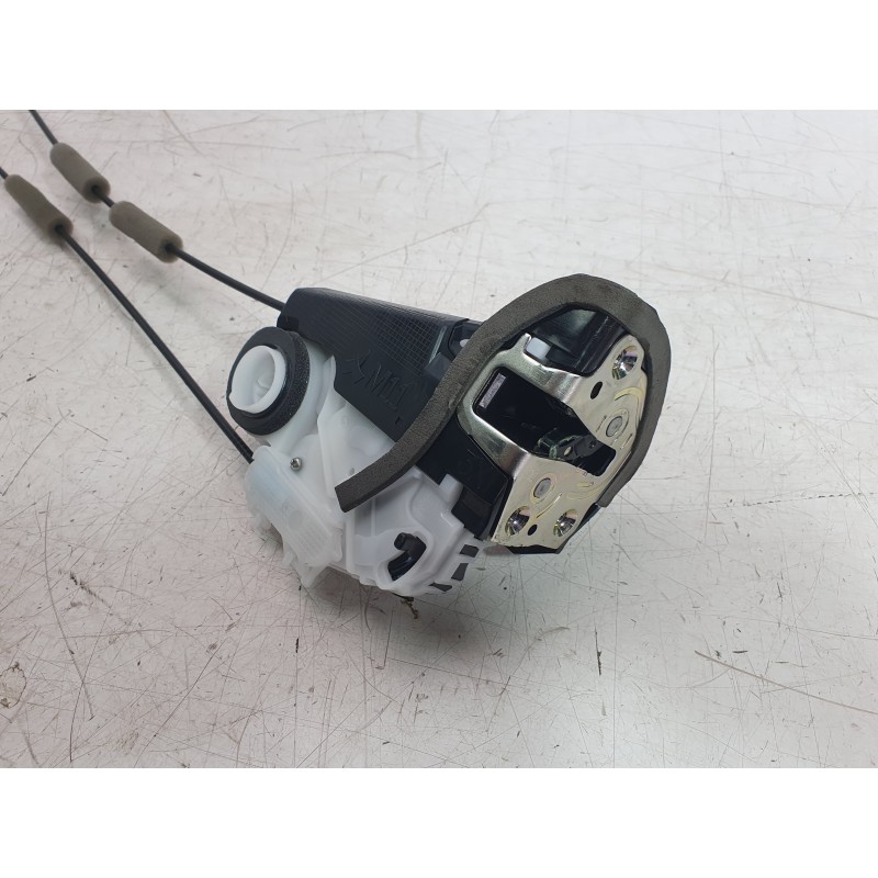 Recambio de cerradura puerta trasera derecha para toyota yaris (_p21_, _pa1_, _ph1_) 1.5 hybrid (mxph10) referencia OEM IAM 6905