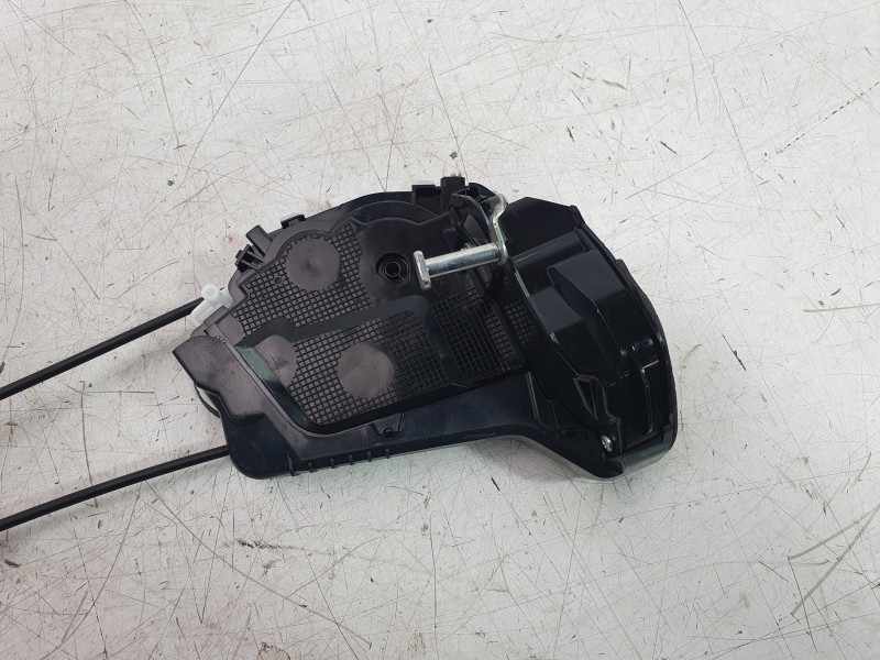 Recambio de cerradura puerta trasera derecha para toyota yaris (_p21_, _pa1_, _ph1_) 1.5 hybrid (mxph10) referencia OEM IAM 6905