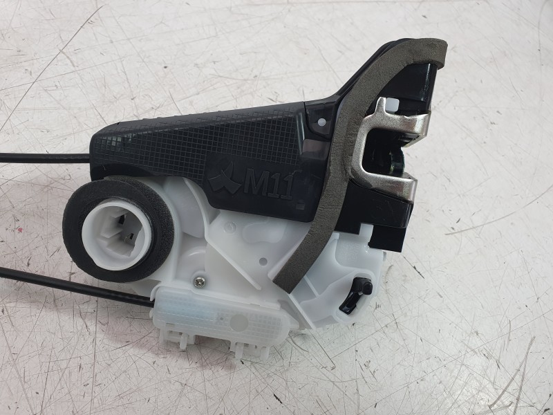 Recambio de cerradura puerta trasera derecha para toyota yaris (_p21_, _pa1_, _ph1_) 1.5 hybrid (mxph10) referencia OEM IAM 6905