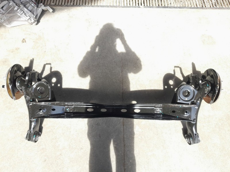 Recambio de puente trasero para mg zs 1.5 hybrid+ referencia OEM IAM 18881666  