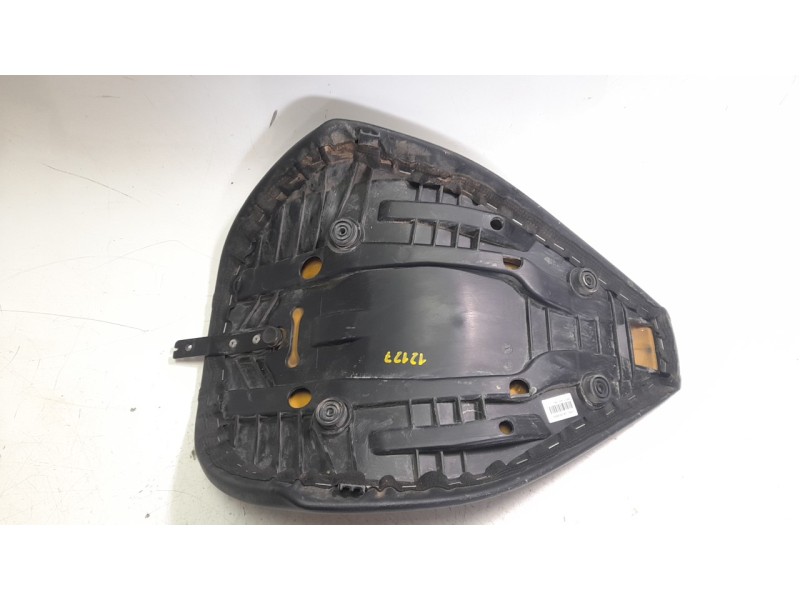 Recambio de asiento para bmw r 18 r 18 classic (rh18) referencia OEM IAM 52537914739  