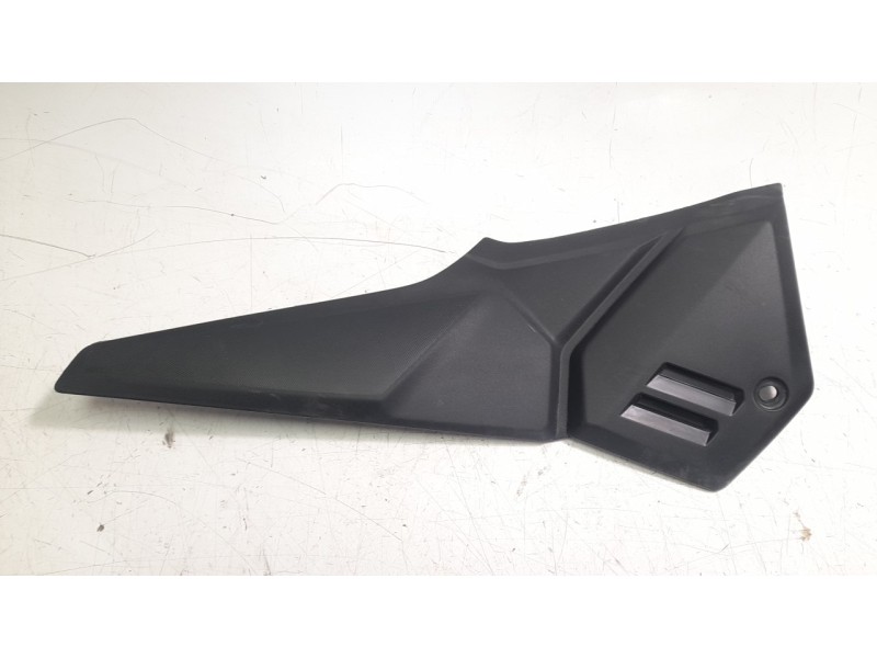 Recambio de moldura para honda cb 500x cb 500x referencia OEM IAM 83611MLRD800  