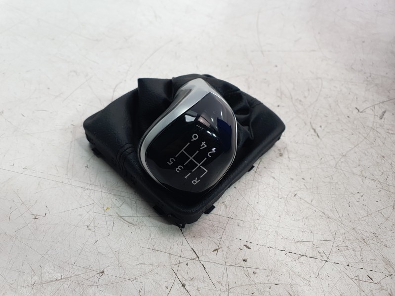 Recambio de pomo palanca cambio para volkswagen touran (5t1) 2.0 tdi referencia OEM IAM 5TB711113HFE  