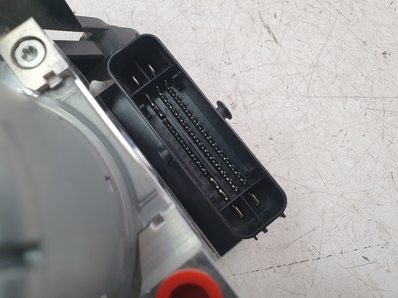 Recambio de abs para volkswagen touran (5t1) 2.0 tdi referencia OEM IAM 5Q0614517GA  