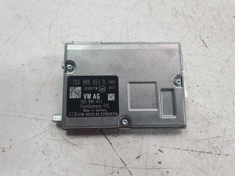 Recambio de camara vision frontal para volkswagen touran (5t1) 2.0 tdi referencia OEM IAM 2Q0980653D  