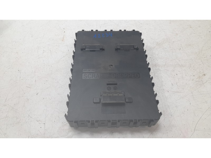 Recambio de caja reles / fusibles para ford ecosport 1.0 ecoboost referencia OEM IAM HU5T15604BCR  