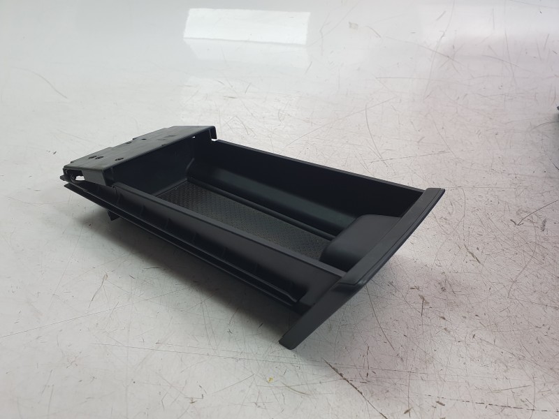 Recambio de moldura para volkswagen touran (5t1) 2.0 tdi referencia OEM IAM GUANTERA  