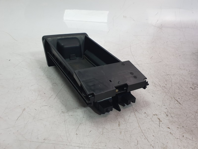 Recambio de moldura para volkswagen touran (5t1) 2.0 tdi referencia OEM IAM GUANTERA  
