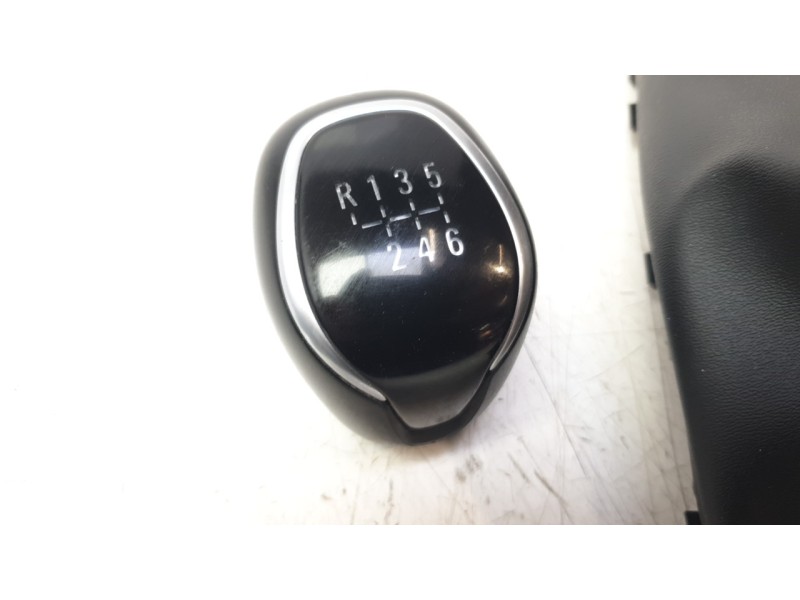 Recambio de pomo palanca cambio para citroën c4 iii (ba_, bb_, bc_) 1.2 puretech 130 (bahnsa, bahnsb) referencia OEM IAM 1608872