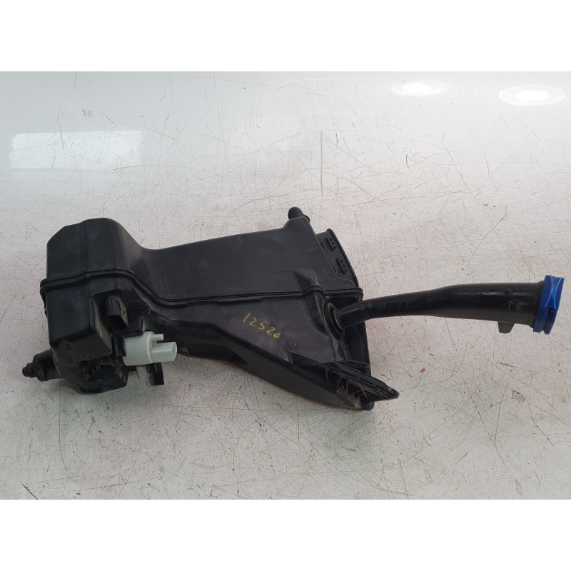 Recambio de deposito limpia para mercedes-benz clase c (w206) c 200 d (206.003) referencia OEM IAM A2068600300  