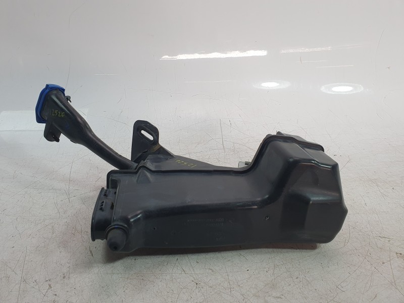 Recambio de deposito limpia para mercedes-benz clase c (w206) c 200 d (206.003) referencia OEM IAM A2068600300  