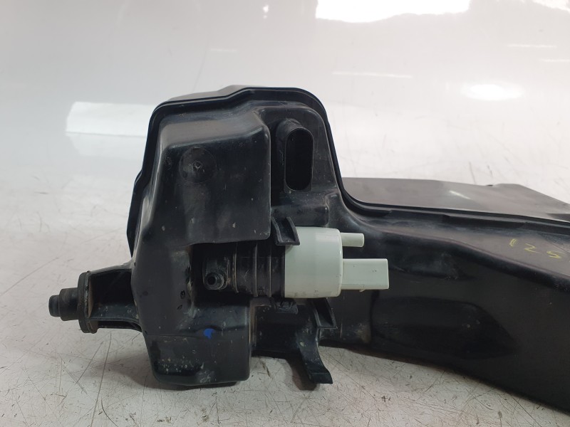 Recambio de deposito limpia para mercedes-benz clase c (w206) c 200 d (206.003) referencia OEM IAM A2068600300  