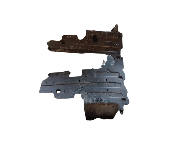 Recambio de cubrecarter para mahindra kuv 100 2wd nxt referencia OEM IAM DA009EMN  