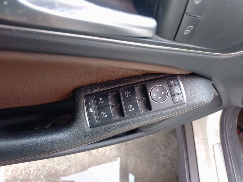 Recambio de mando elevalunas delantero izquierdo para mercedes-benz clase gla (x156) gla 200 cdi / d (156.908) referencia OEM IA