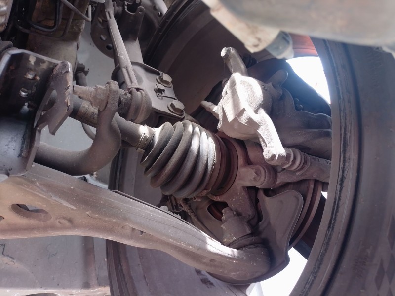 Recambio de mangueta delantera izquierda para mercedes-benz clase gla (x156) gla 200 cdi / d (156.908) referencia OEM IAM   