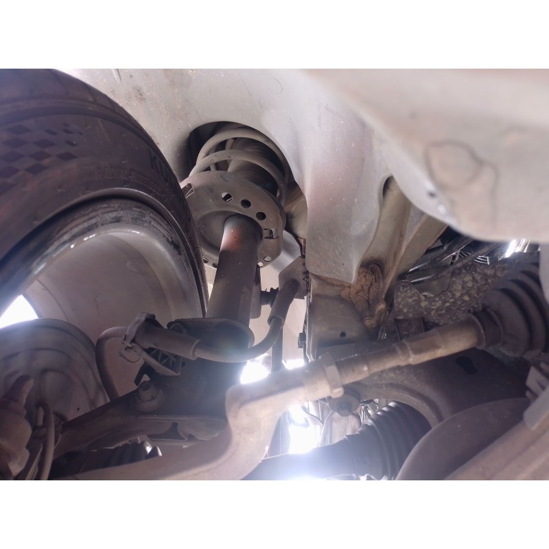 Recambio de amortiguador delantero izquierdo para mercedes-benz clase gla (x156) gla 200 cdi / d (156.908) referencia OEM IAM   