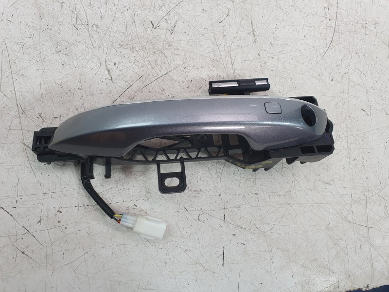 Recambio de maneta exterior delantera izquierda para byd seal u 1.5 plug-in hybrid awd referencia OEM IAM SA3F6205100  