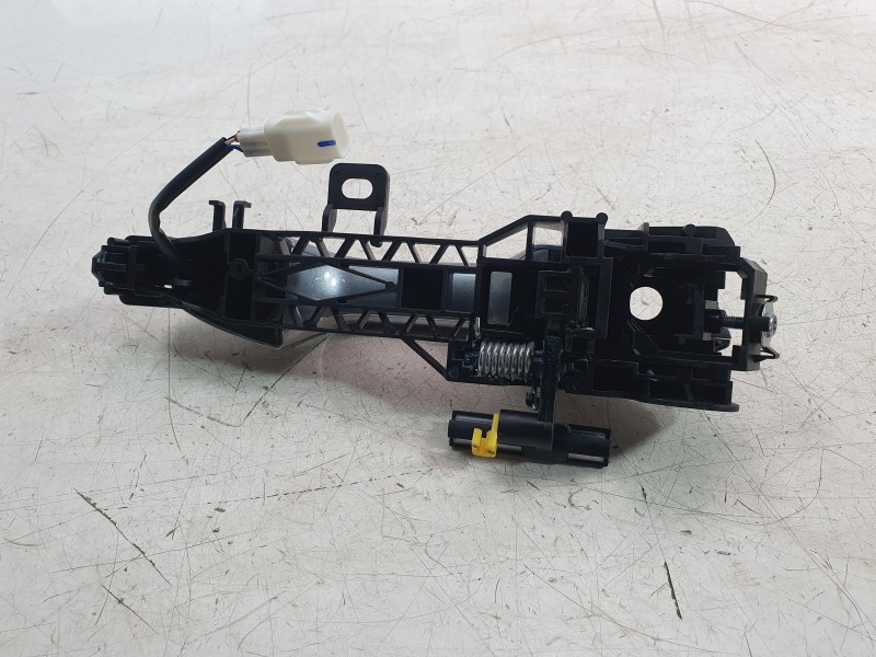 Recambio de maneta exterior delantera izquierda para byd seal u 1.5 plug-in hybrid awd referencia OEM IAM SA3F6205100  